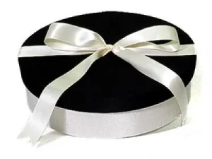 13 1/2 x 11 1/2 x 3 7/8 (Oval), Fabric Covered Wine Bottle and Glass Gift Boxes, Black & Cream