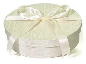 13 1/2 x 11 1/2 x 3 7/8 (Oval), Fabric Covered Wine Bottle and Glass Gift Boxes, Ivory Moire